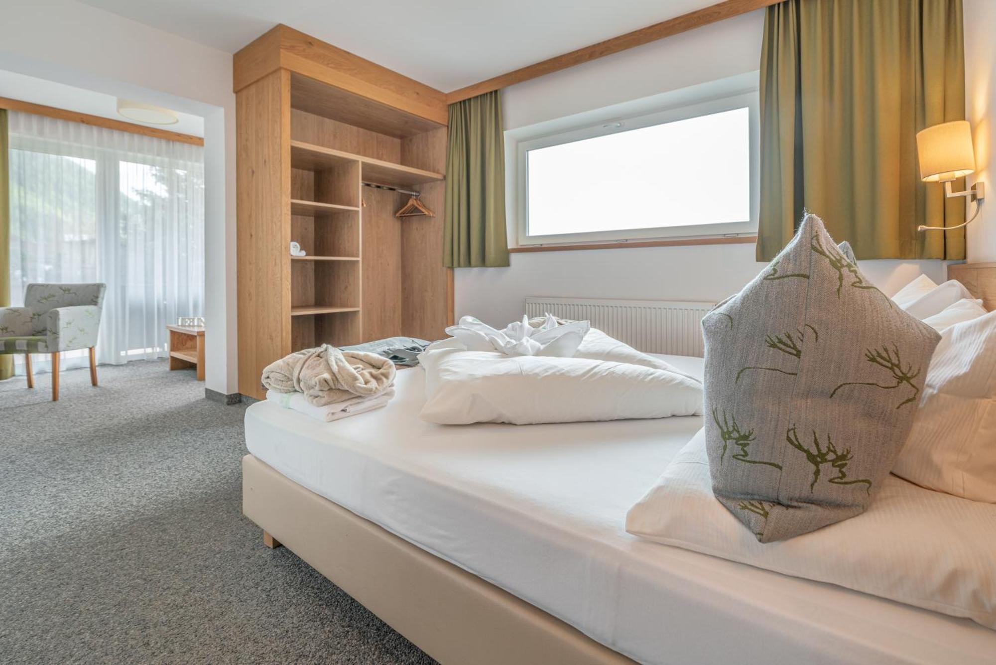 Hotel Falknerhof นีเดอร์ทาย ภายนอก รูปภาพ
