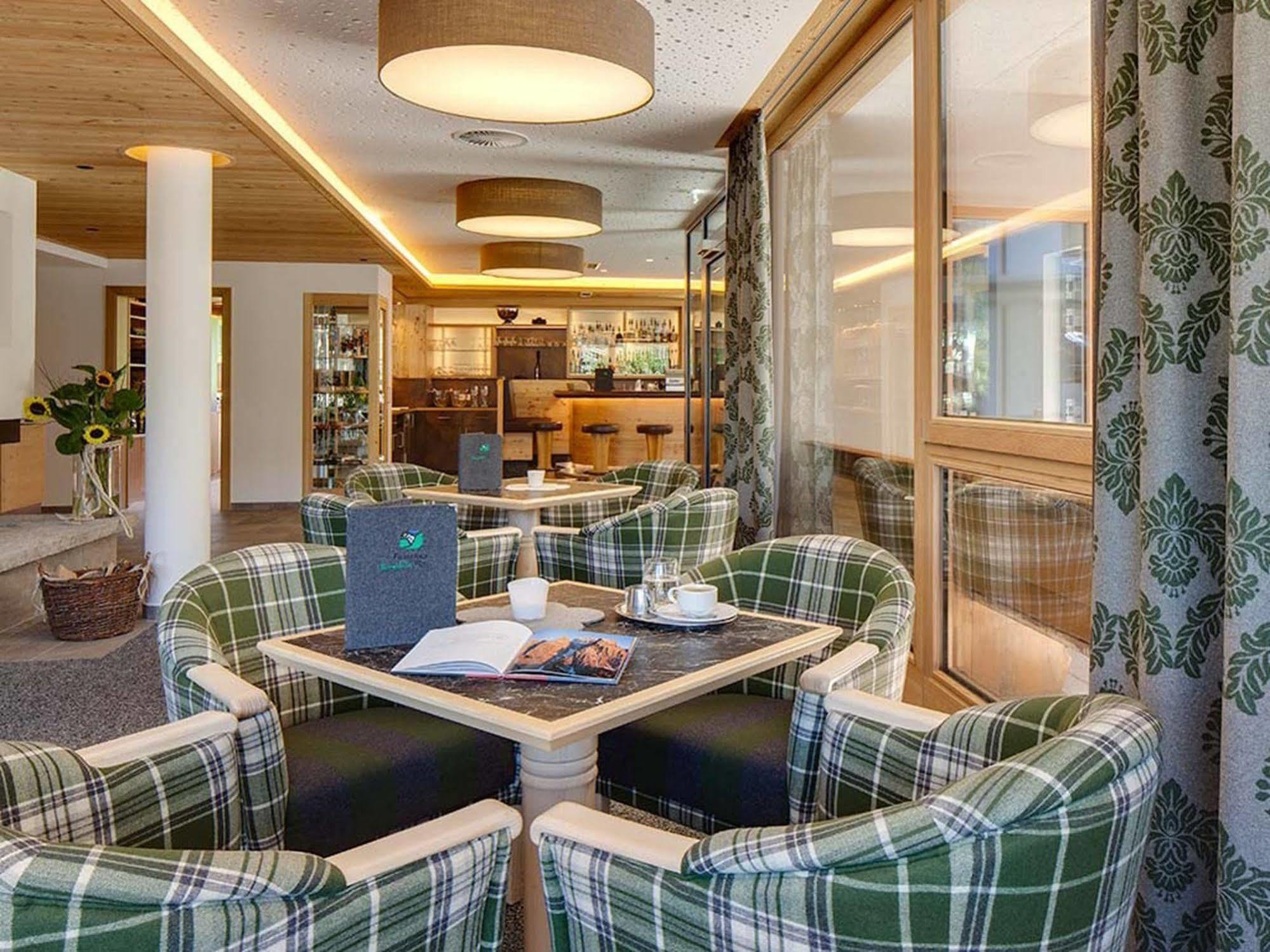Hotel Falknerhof นีเดอร์ทาย ภายนอก รูปภาพ